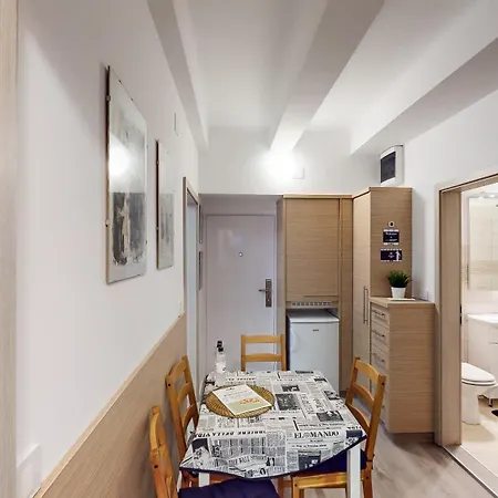 Chaplin - Free Garage Parking * Lubiana