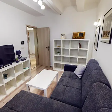 Chaplin - Free Garage Parking * Lublana