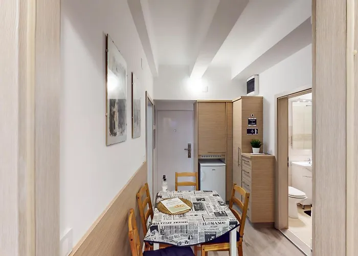 Chaplin - Free Garage Parking * Lublana